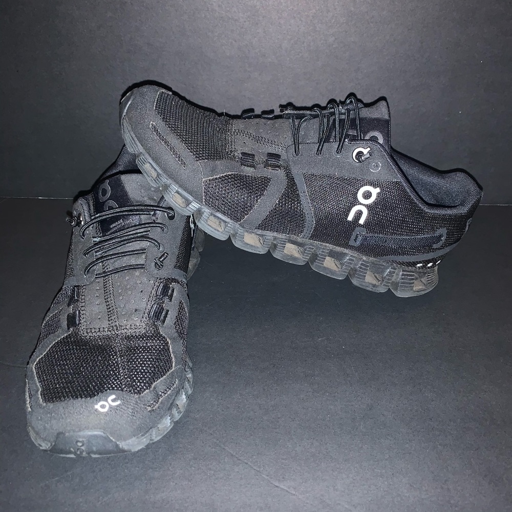 ON Cloud sneakers